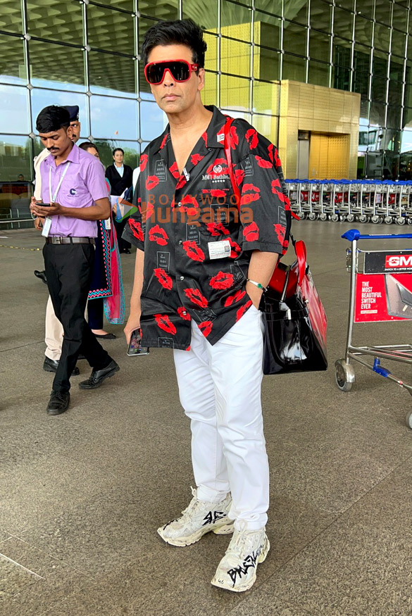 photos kartik aaryan vicky kaushal karan johar and kabir khan snapped at the airport 1