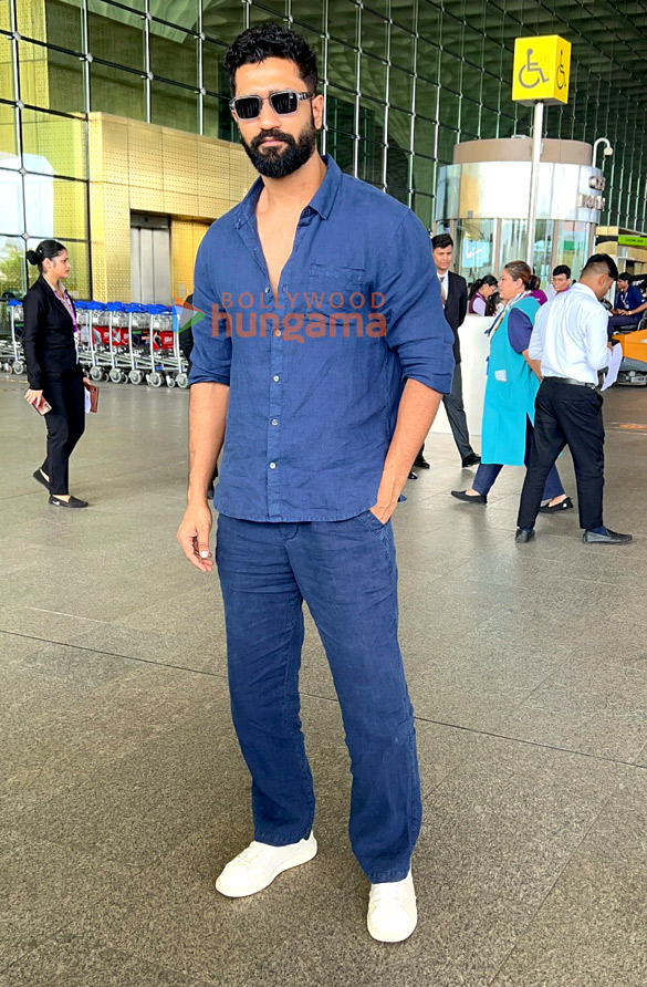 photos kartik aaryan vicky kaushal karan johar and kabir khan snapped at the airport 4