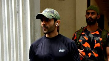 Photos: Kartik Aaryan snapped in Juhu