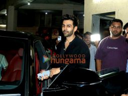 Photos: Kartik Aaryan snapped in Juhu PVR