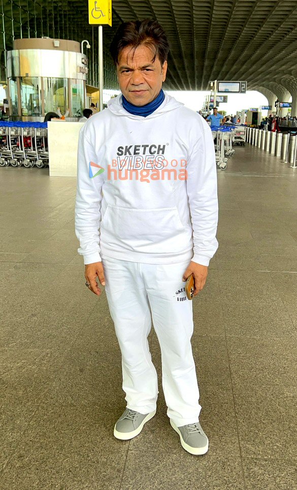photos kubbra sait rajpal yadav and others snapped at the airport 2