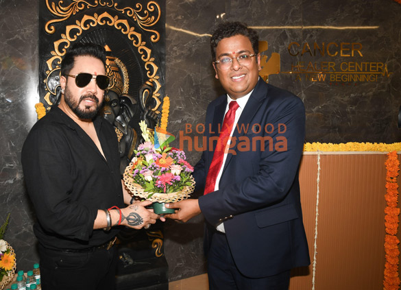 photos mika singh inaugurates advanced cancer healer center in mumbai 44 1