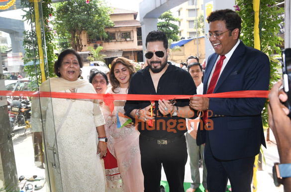 photos mika singh inaugurates advanced cancer healer center in mumbai 44 2