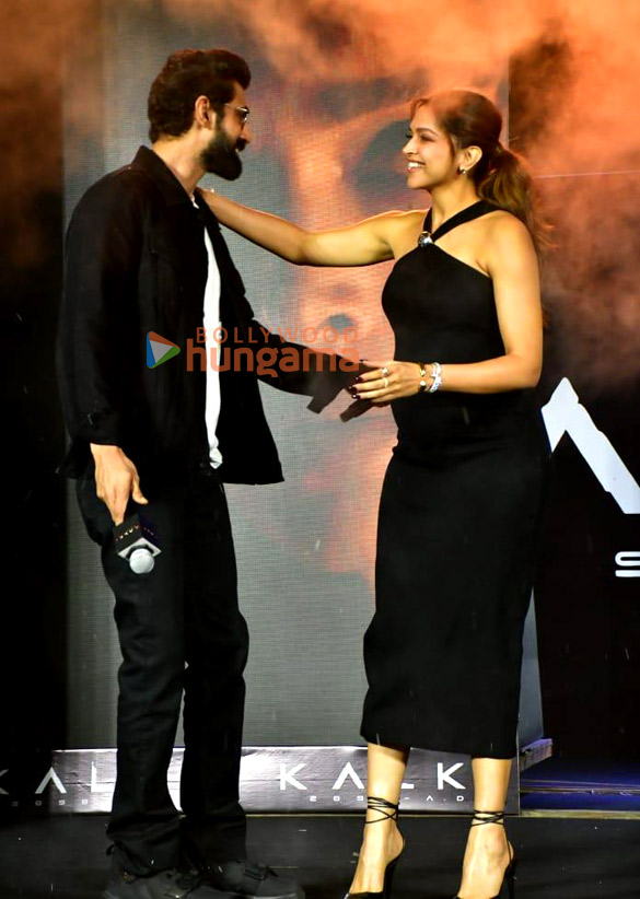 photos prabhas deepika padukone amitabh bachchan team kalki 2898 ad snapped at special launch event in mumbai 0099 7