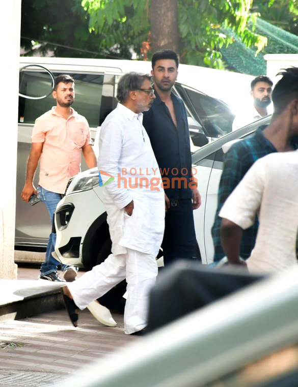 photos ranbir kapoor snapped at sanjay leela bhansalis house 3
