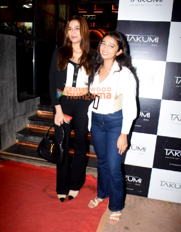 photos saiee manjrekar snapped in bandra 5 4