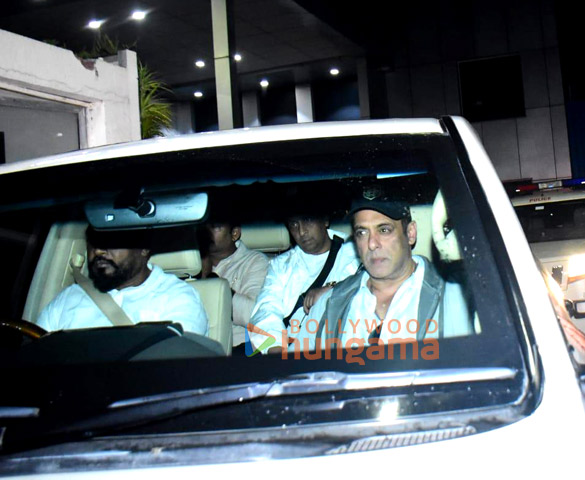 photos salman khan ranbir kapoor alia bhatt and nirvaan khan snapped at kalina airport 9