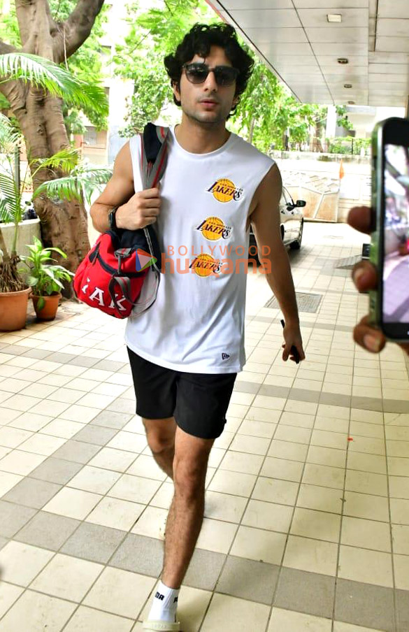 photos sharvari wagh and ibrahim ali khan snapped at the gym in juhu 6