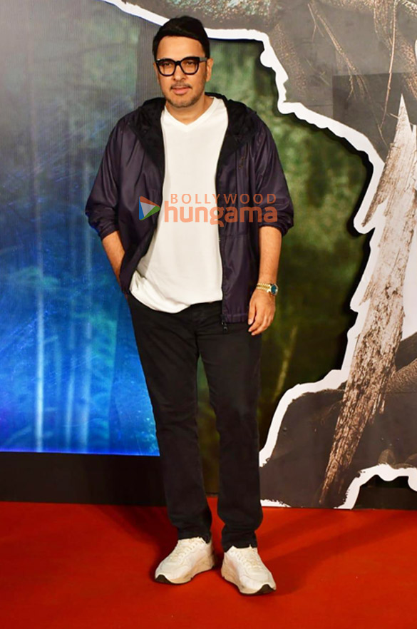 photos shraddha kapoor kriti sanon and others grace the premiere of munjya 9