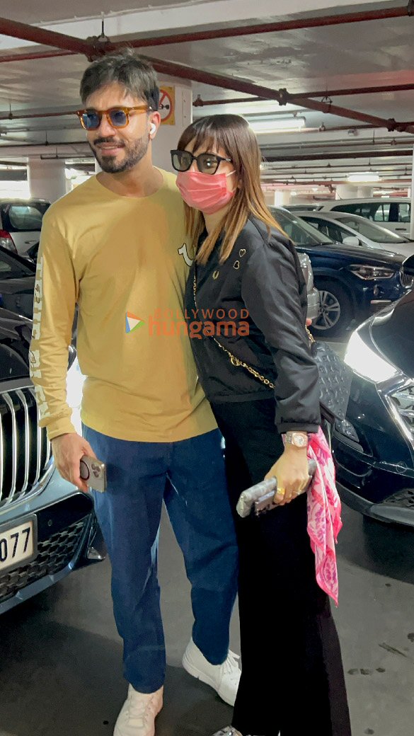 photos sophie choudry ankita lokhande and anupam kher snapped at the airport 2