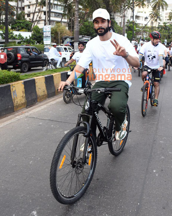 photos sunny kaushal taha shah badussha aditya seal and others attend bhamla foundations green ride cyclothon in bandra 5