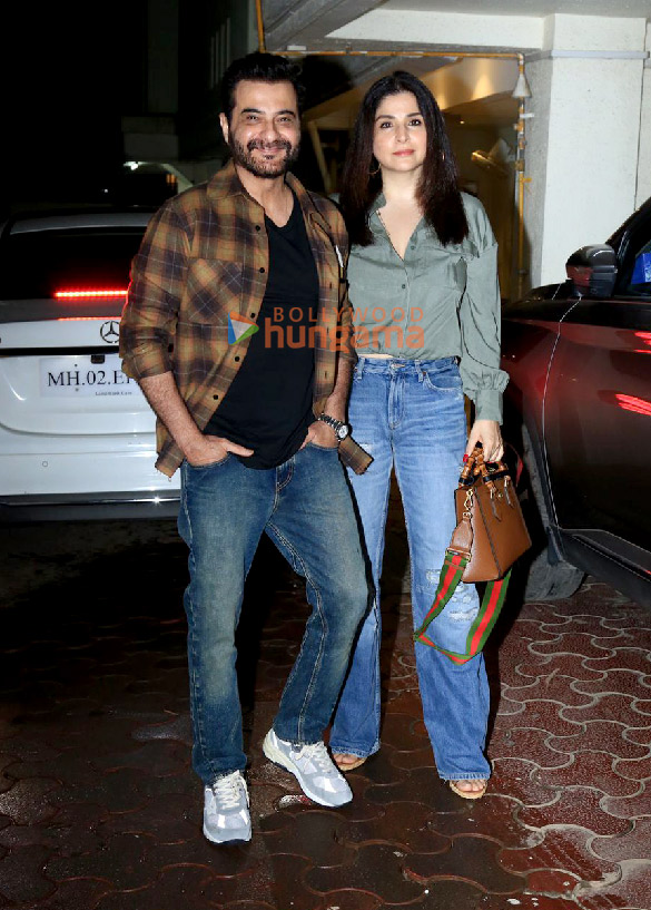 photos varun dhawan janhvi kapoor and others were snapped at arjun kapoors birthday bash at his residence 3