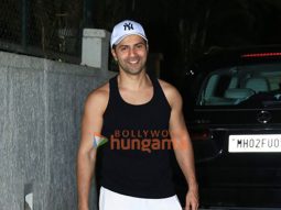 Photos: Varun Dhawan, Janhvi Kapoor and others were snapped at Arjun Kapoor’s birthday bash at his residence