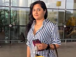 Rashami Desai chit chats with paps as she gets clicked at the airport
