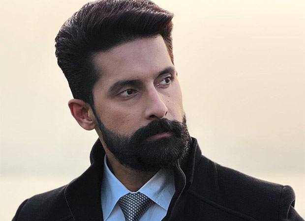 Ravi Dubey stuns fans with new desi look on Social Media!