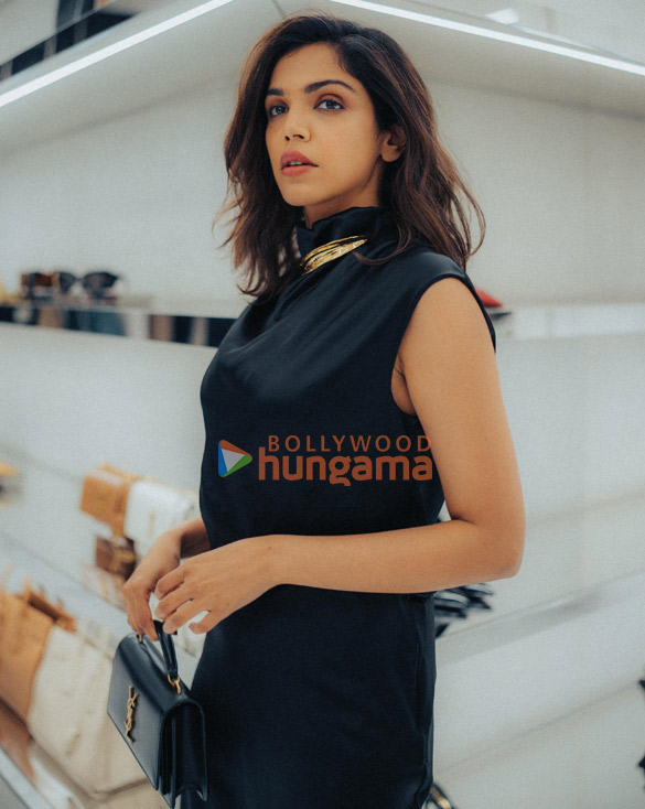 shriya pilgaonkar 1 30