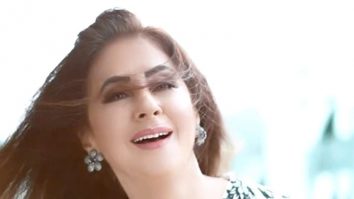Taking away our Monday blues with her gorgeous smile! Urmila Matondkar