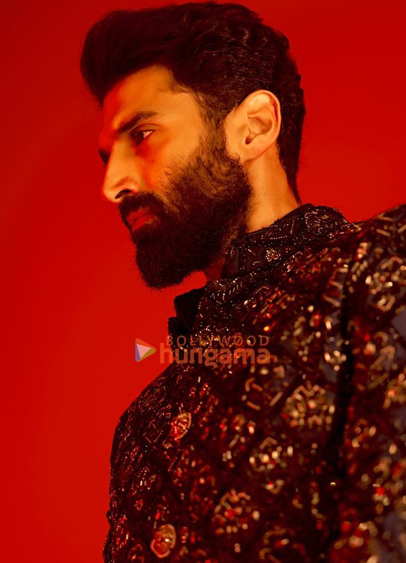 aditya roy kapur 5 6