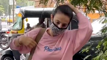 Ameesha Patel gets clicked by paps in her cute pink sweatshirt and denims