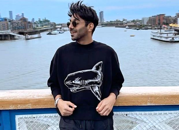 Aparshakti Khurana vibes to his latest song ‘Zaroor’ in London; watch : Bollywood News