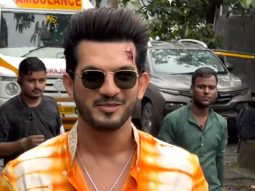 Arjun Bijlani poses with Kashmera Shah at Laughter Chefs set