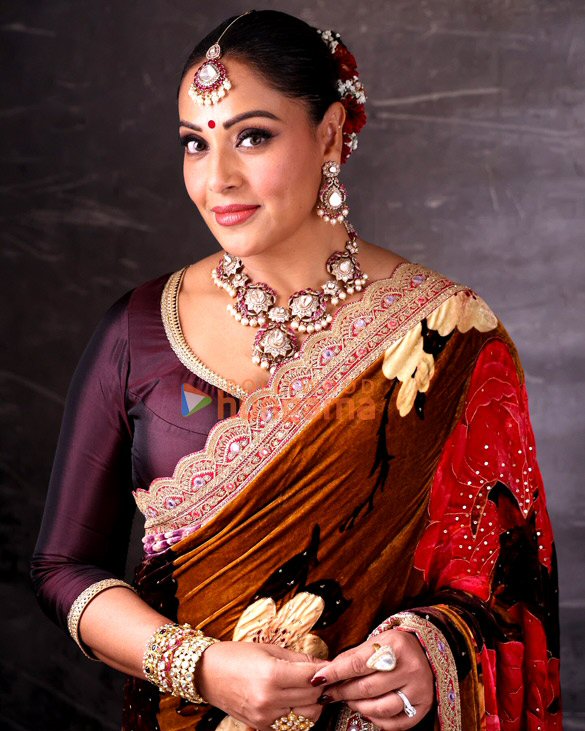 bipasha basu 4 10