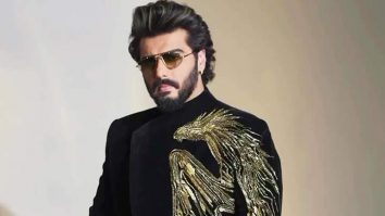 Black & Gold never fails to impress! Arjun Kapoor