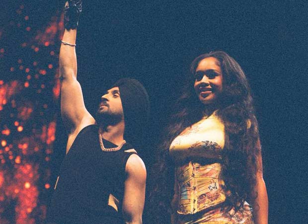 Diljit Dosanjh makes American rapper Saweetie say ‘Sat Sri Akaal’; surprises Crypto Arena concert audience with her surprise appearance, watch Diljit Dosanjh makes American rapper Saweetie say ‘Sat Sri Akaal’; surprises Crypto Arena concert audience with her surprise appearance, watch
