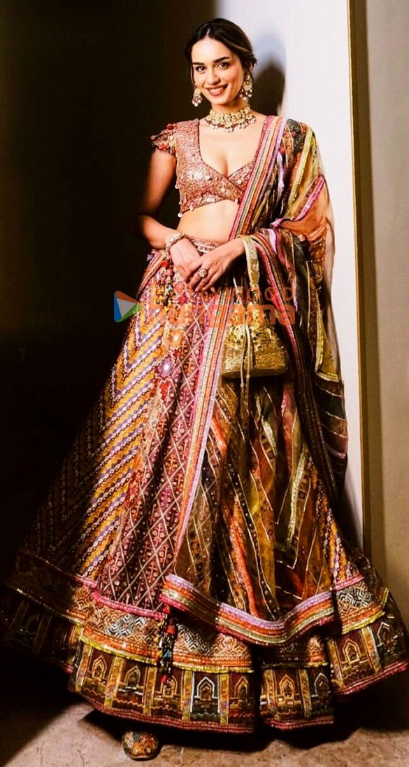 manushi chhillar 2 2 2