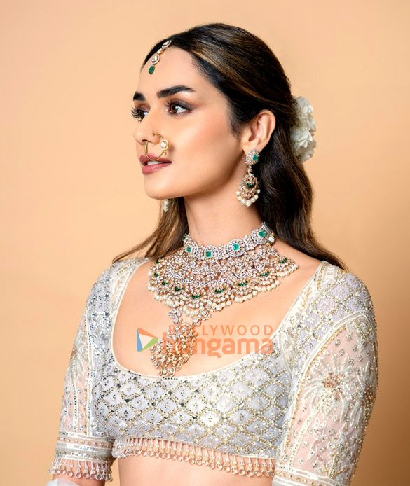 manushi chhillar 8 5