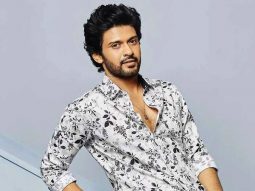 Naveen Polishetty drops major health UPDATE after his accident; says, “Have suffered severe multiple fractures in my hand and injured my leg”