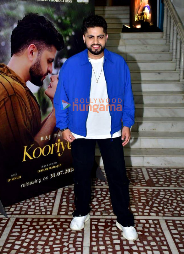 photos aamir khan snapped raj pandits kooriye launch and special screening at iskcon auditorium juhu 6