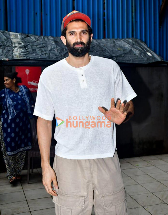 photos aditya roy kapur snapped in andheri 2 2