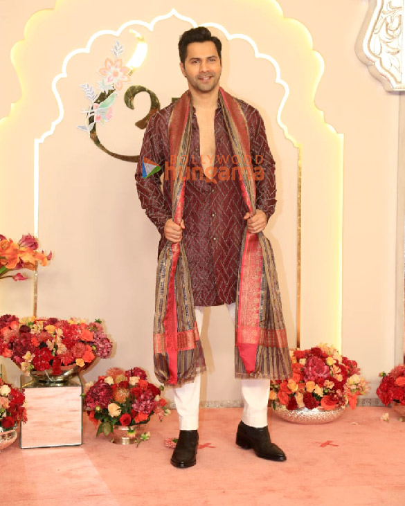 photos ananya panday john cena sara ali khan and others attend the wedding ceremony of anant ambani and radhika merchant 654 6 photos ananya panday john cena sara ali khan and others attend the wedding ceremony of anant ambani and radhika merchant 654 6