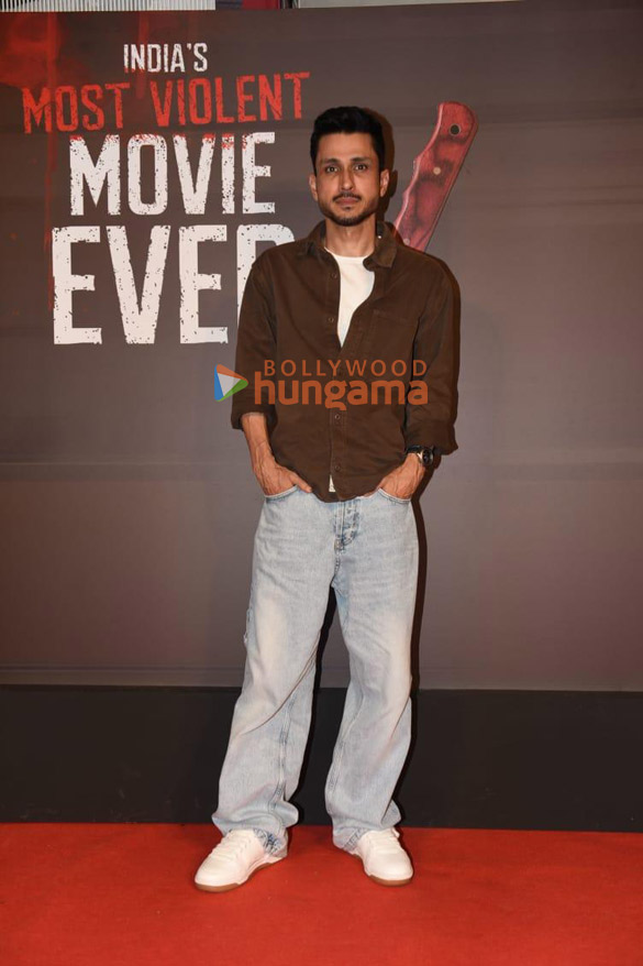 photos ananya panday varun dhawan karan johar and others grace the premiere of kill 8