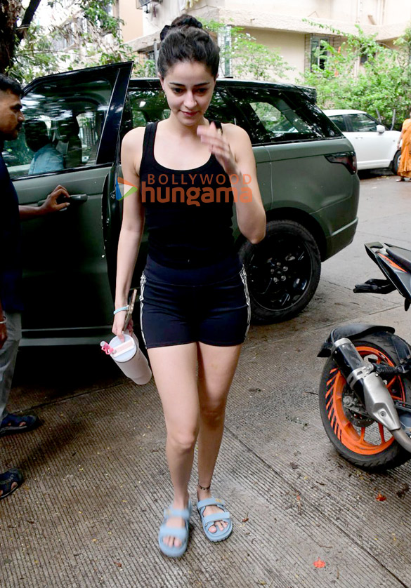 photos ananya panday snapped outside a gym in pali hill 4