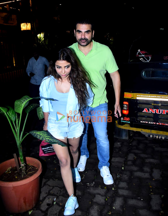photos arbaaz khan and sshura khan snapped at the hospital 1