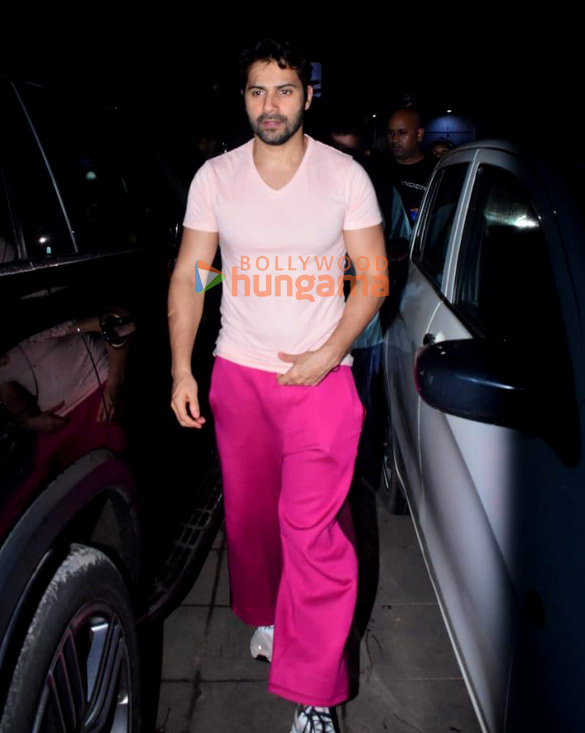 photos arjun kapoor and varun dhawan snapped in bandra 4