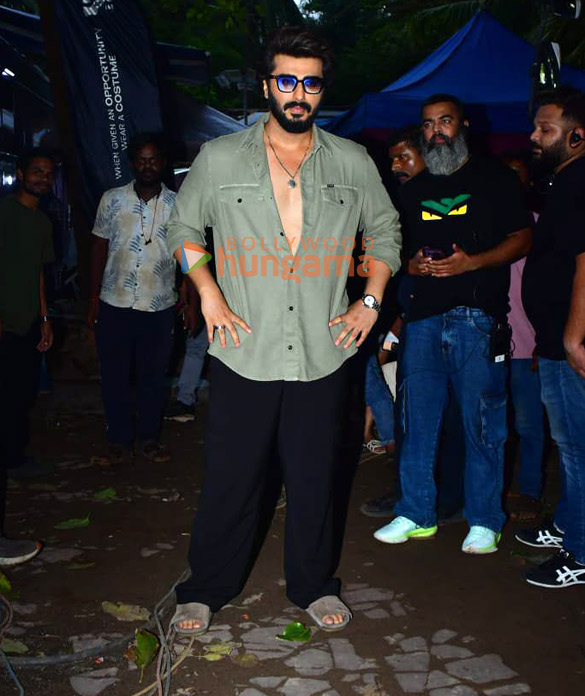 photos arjun kapoor snapped in juhu 4 6