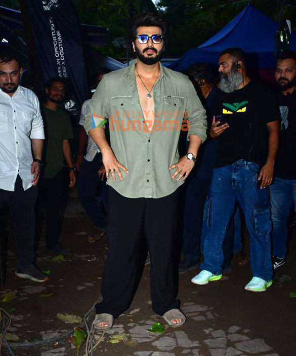 photos arjun kapoor snapped in juhu 6