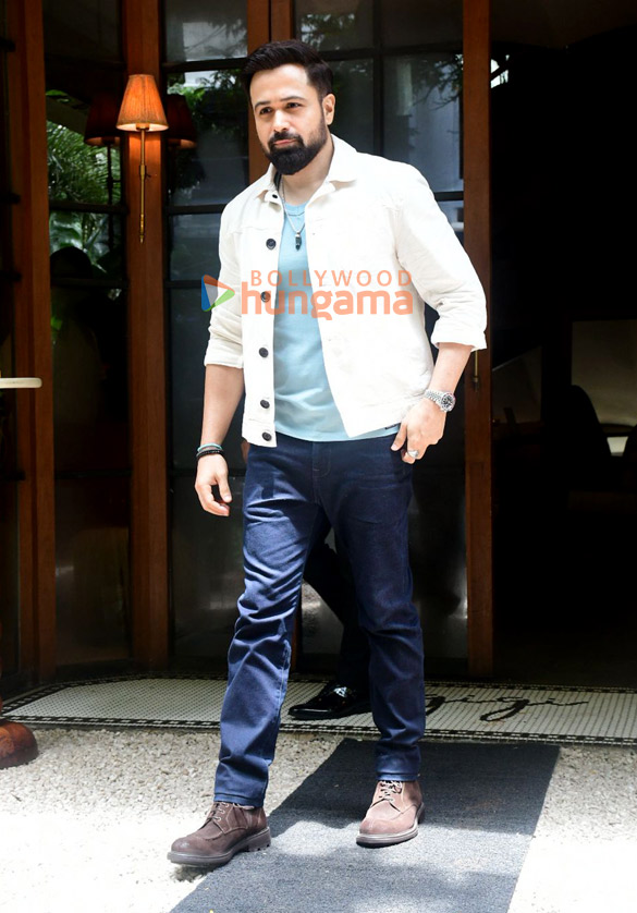 photos emraan hashmi spotted outside a cafe in bandra 2