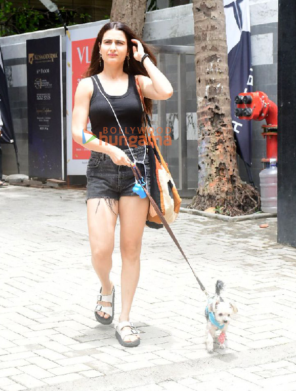 photos fatima sana shaikh snapped outside the gym in santacruz 1