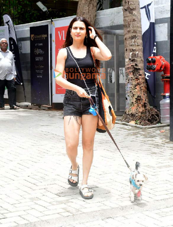 photos fatima sana shaikh snapped outside the gym in santacruz 6