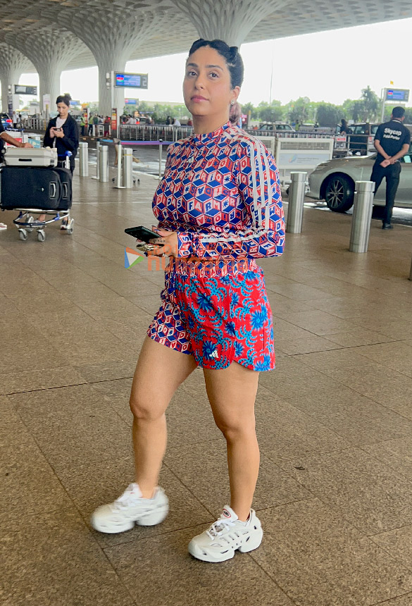 photos gauahar khan neha bhasin and karishma sharma snapped at the airport 5