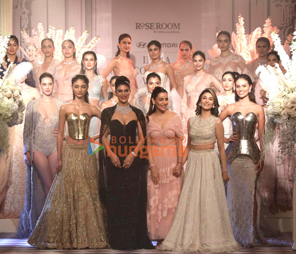photos jacqueline fernandez and ridhima kapoor sahni walk the ramp for isha jajodia at icw 2024 in new delhi 2