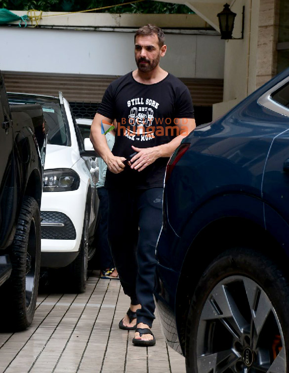 photos john abraham spotted at a dubbing studio in khar 3