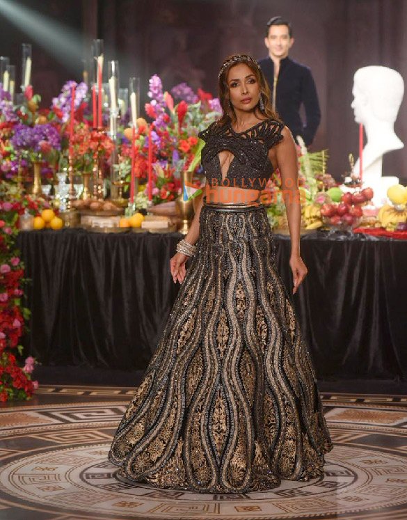photos malaika arora arjun kapoor aditya roy kapur and rahul khanna walk the ramp at india couture week 2024 5
