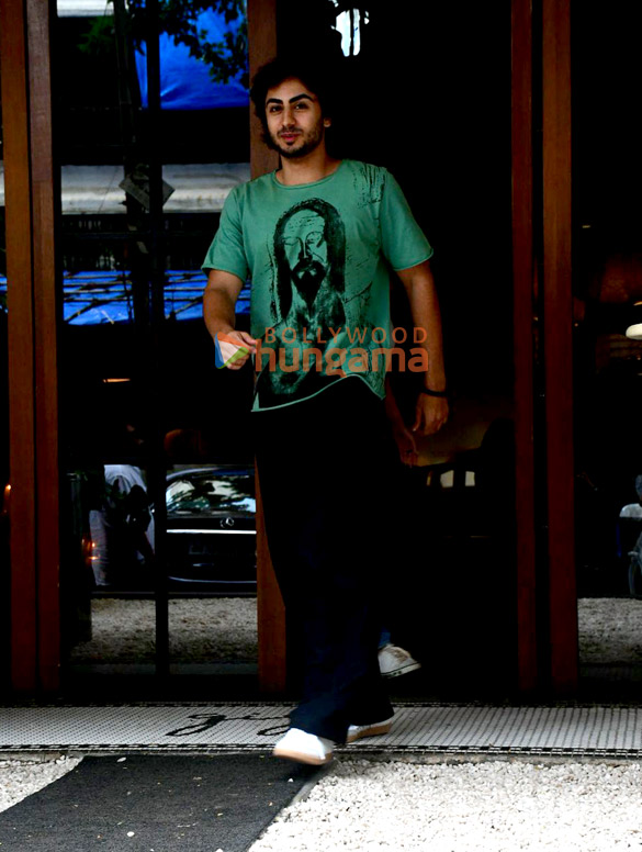 photos malaika arora and her son arhaan khan snapped outside gigi bombay in bandra 3