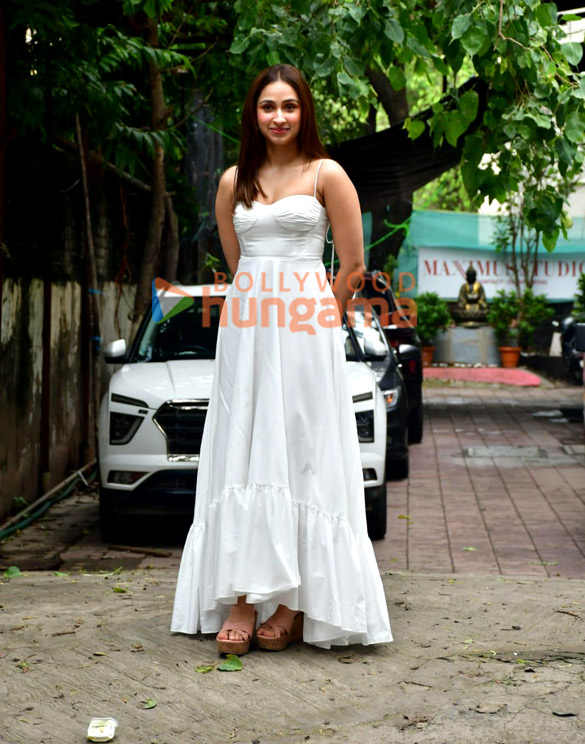 photos pashmina roshan snapped in andheri 1