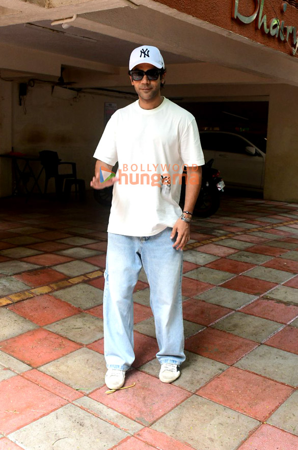 photos rajkummar rao spotted in bandra 3 2